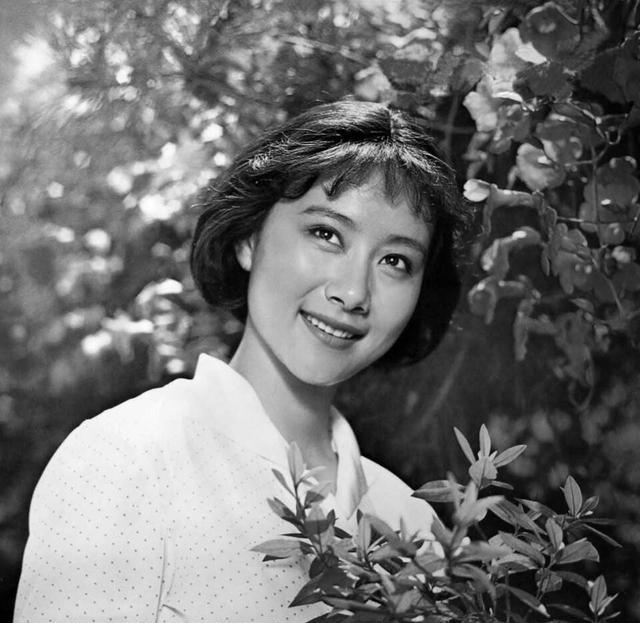 蒋女演员心灵寻觅之旅，自然与平静的追寻