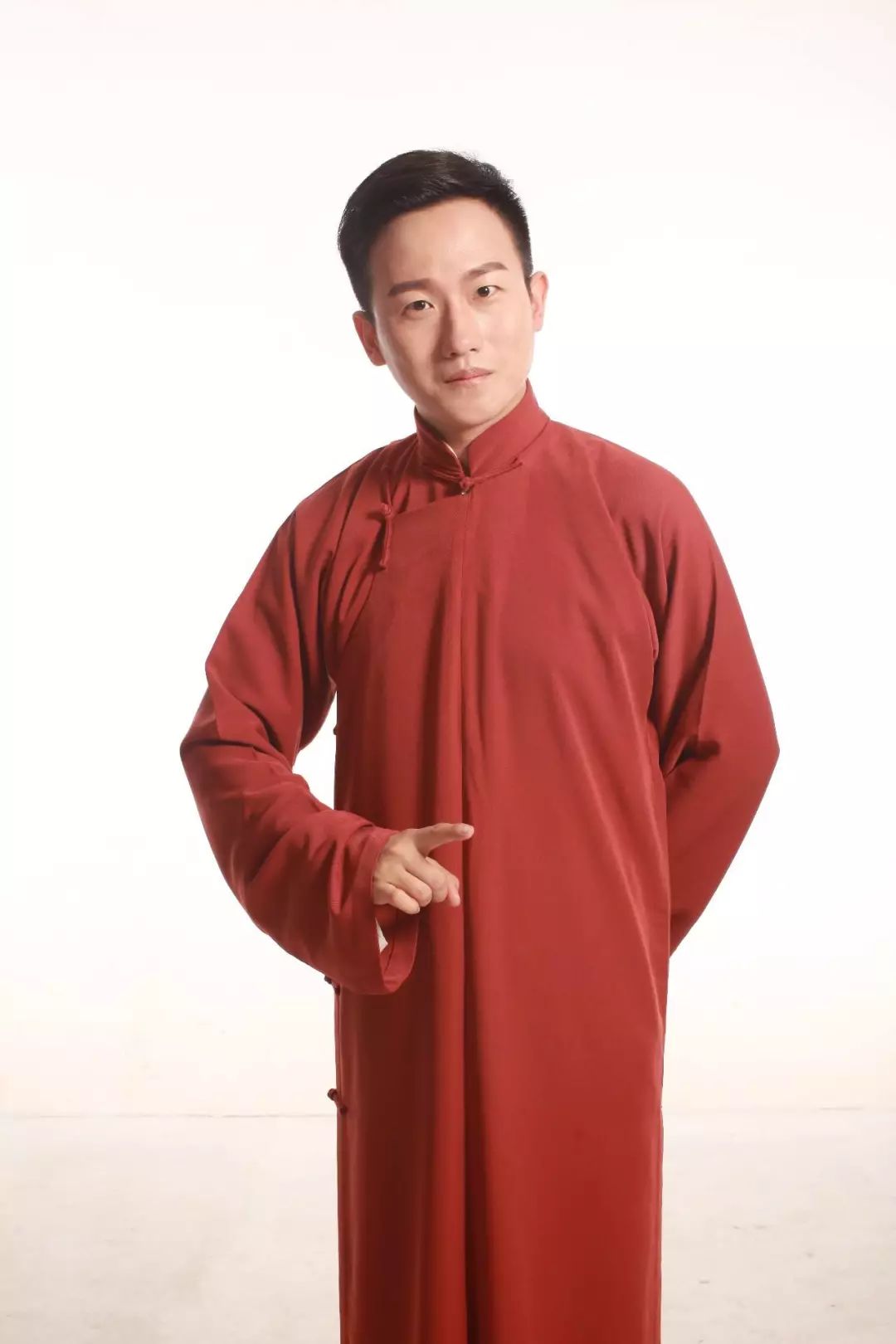 相声演员裘英俊学习相声表演技能全攻略指南