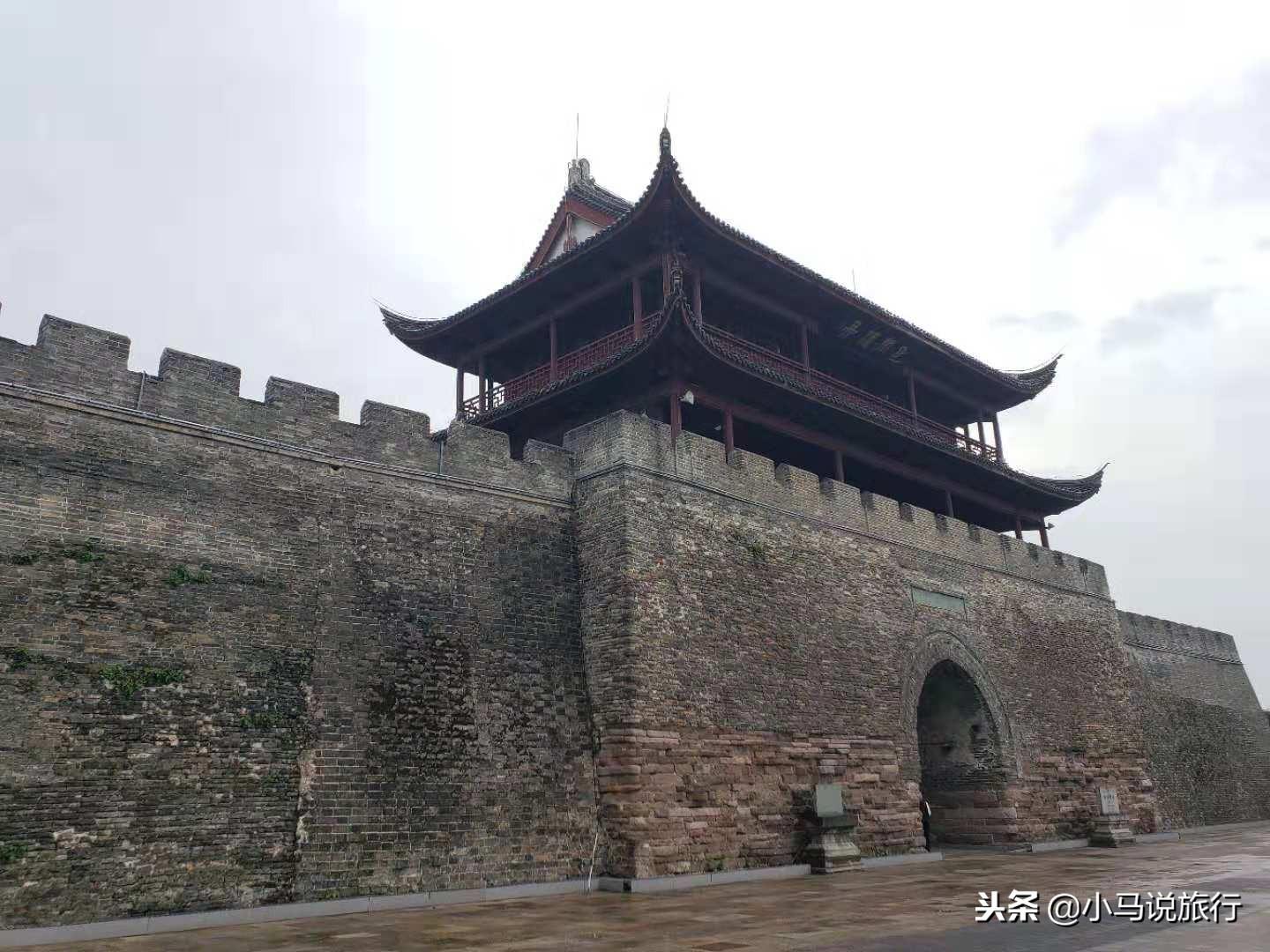 幻想世界大穿越最新章节，小巷神秘奇遇