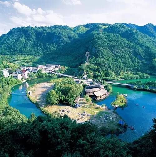 桐庐融入杭州新变化中的日常故事，爱与陪伴的美好传递