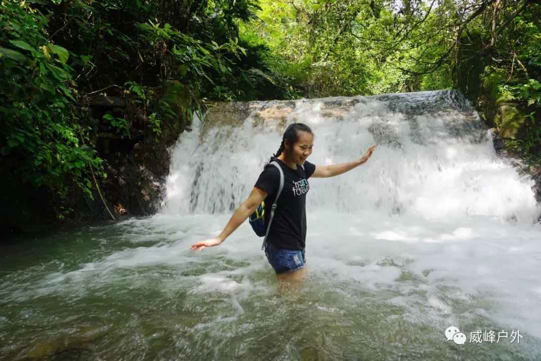 怀集女孩阿妹的自然之旅，探索美景，寻找内心平静的最新消息