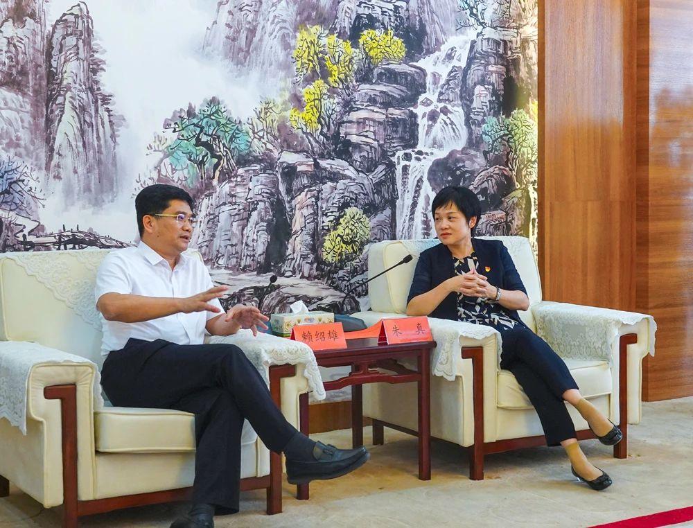 漳龙集团新任董事长引领企业走向新高峰，领导者的角色与担当